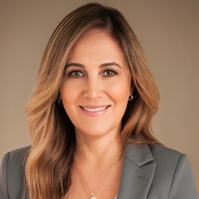 Madre | Esposa | Empresaria | Actriz amateur | Asesor de Bienestar | Mi hijo Andrés Fuentes mi orgullo | ex-a-tec | Anti Arjona.