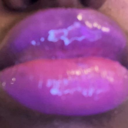 Proud Brown skin Girl 👧🏽artist 🐶lover 🎵🎧love people Lipstick and Lipgloss Lover. https://t.co/cQbRFihTp4