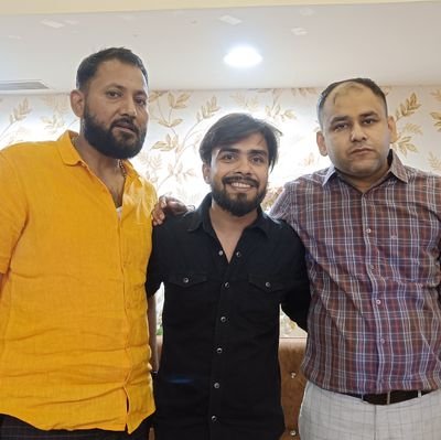 Himansh479797's profile picture. Reporter 🎤