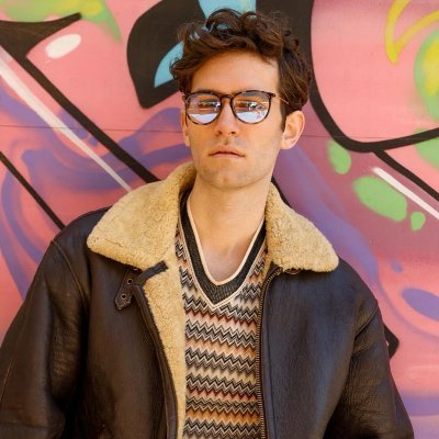 Math PhD candidate studying dynamics, geometry and information processing in complex systems. Middling but enthusiastic musician. Interested in bad arguments