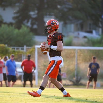 6’3 185 // QB // c/o 2024 // Hunting Hills Football // League All Star x2 // U18 Team Alberta Canada Cup // CJFL OROY // marekfilipekqb15@gmail.com