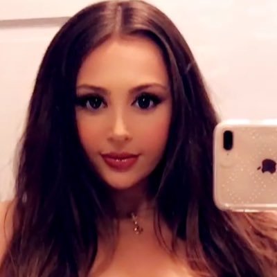 thatbitchjan's profile picture. Follow your intuition