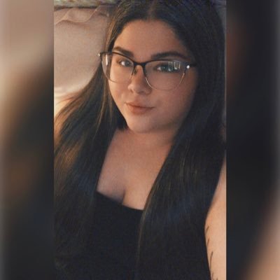 Patriots Nation 🏈 Paralegal 💼 Really obsessed with horror 🔪 And gaming 🎮 (WhaleGrl)