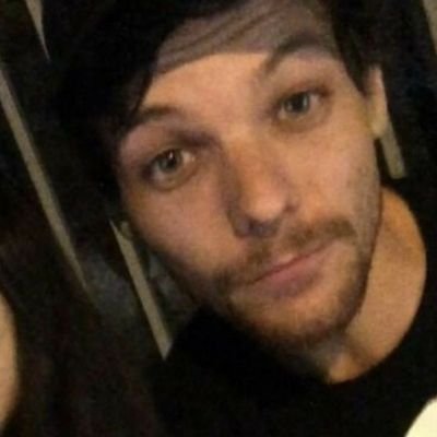 escuchando música y viendo películas de Marvel con Louis & Harry 📽🎶