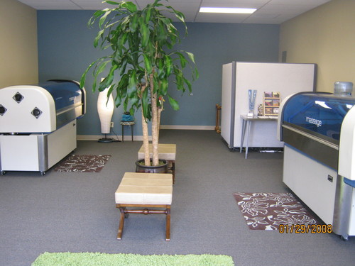 hydrozensalem's profile picture. The ultimate experience for anyone, anytime in just 10-15 minutes! Stay fully clothed & relax in our dry water, dry heat Aqua Massage™ machines!