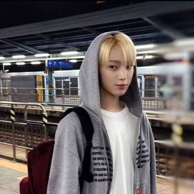 rnyshi's profile picture. love my sun too the moon n back