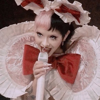 itsjustgloomy's profile picture. 𝒫𝓁𝑒𝒶𝓈𝑒 𝒹𝑜𝓃’𝓉 𝑒𝓋𝑒𝓇 𝓌𝑜𝓇𝓇𝓎, 𝐼 𝓀𝓃𝑜𝓌 𝒾𝓉’𝓈 𝓂𝑜𝓇𝒷𝒾𝒹, 𝒷𝓊𝓉 𝓌𝑒 𝒶𝓁𝓁 𝒹𝒾𝑒 𝑜𝓃𝑒 𝒹𝒶𝓎.. ⊹₊☾