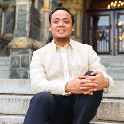 Abogado Para sa Interes ng Bayan. Partner in a full-service law firm. Georgetown Law and The Hague Academy of International Law alumnus.
