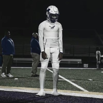 WR July ‘24 Grad / 6’2 & 171lbs / 3.5 GPA | Old basketball player (7yrs) & Mma fighter🤼♂️| 🇫🇷➡️🇺🇸
