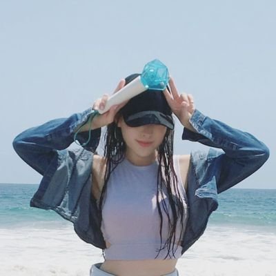 btrendageelz's profile picture. B.S in Communication. Web editor. TV reporter.
I ♡ Arts & writing #SHINee⁵ 💗 항상 너의 곁에 있을게~💎γένεσις🌱