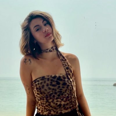 _howitends's profile picture. 