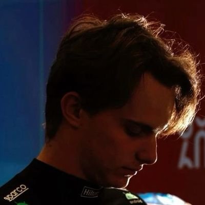 Piastriu's profile picture. Acc hypenya @Taaaesan.