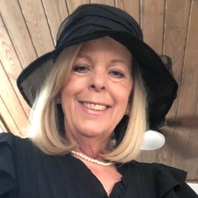 Melenthia1960's profile picture. Retired LEO, mother of 5 and 3 grandchildren, living the dream. 💙🇺🇸proud citizen of the USA.