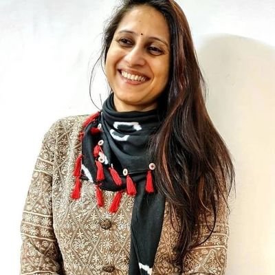 hansikachavan0's profile picture. let love lead 😚❤️