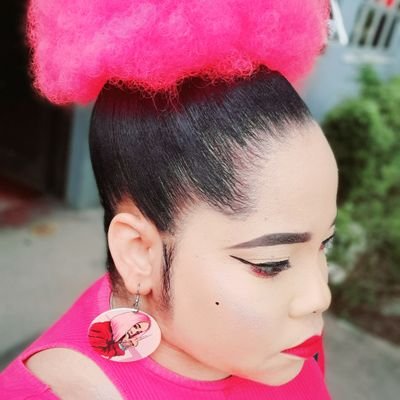 Libra hard worker, vlogger, entrepreneur, makeup artist👄 and sufferer of endometriosis🎗, fibromyalgia, and irritable bowel syndrome. Wifey💒 chinese