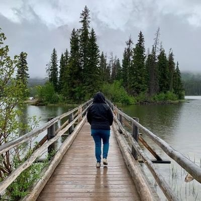 A writer, a reader, a liver but not the kind with onions. I'm opinionated but I'll take the time to listen.🌈 @ https://t.co/0tvFBhsBn1