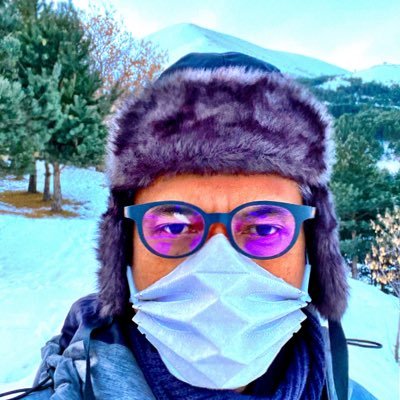 nazliaziz's profile picture. 