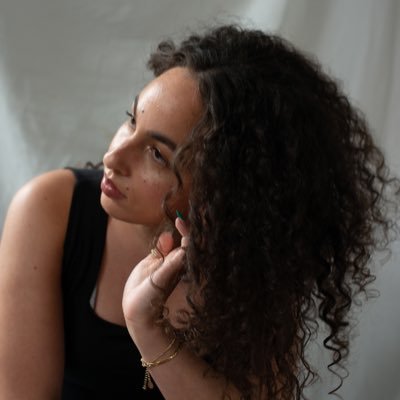 Singer/songwriter. Creative human. Satsumas. Likkle but me tallawah. Thinking aloud, mostly. Probably hungry. | @DaliyaNava on all platforms
