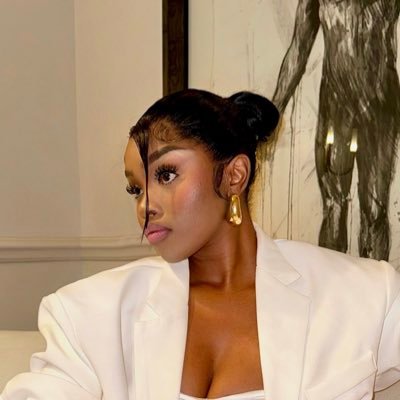 Founder of @lilmiss_boujee 🛍️ | UJ Graduate 👩🏽🎓 | IG: @ndumie__z | Tiktok: @ndumie__z | 📧:nandipha10zulu@gmail.com