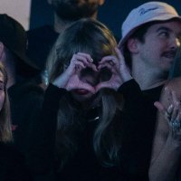 on the moon (@ginnarmns) 's Twitter Profile