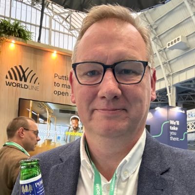 ddemerie's profile picture. Stille genieter van de wondere twitter wereld. Houdt z´n mening meestal voor zichzelf. Man van 1, vader van 3, vriend van velen