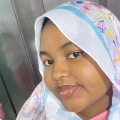 yusr_modather's profile picture. "العبء الحقيقي هو الوقت"