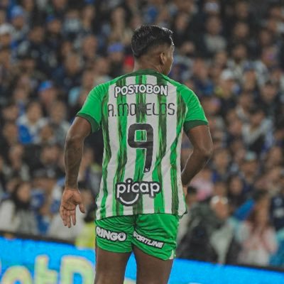 jugador profesional de santos fc instagram alfredomorelos30 Facebook bufalo2106