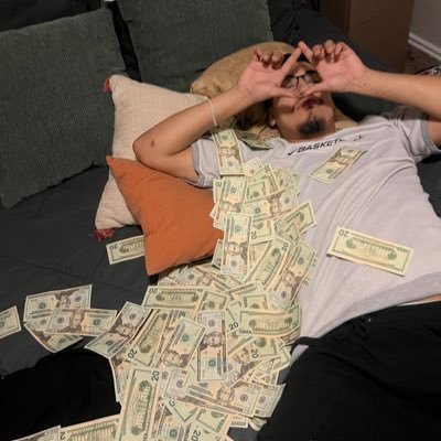 Brianlovesmilfs's profile picture. more money , more anxiety 🖤