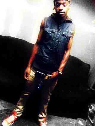 $ W Δ G. I fear no man. I'll die for my bretheren. That black kid thats dressed like a skater, with a million dollar smile ? Here he is. #RedKupKrew 
