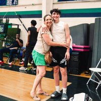 Lb (@lb2crazy1) 's Twitter Profile