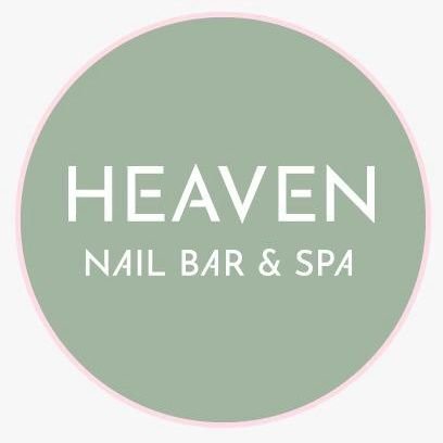 En nuestro Nail Bar Spa, Experimenta el lujo de manicuras y pedicuras de alta calidad en un ambiente relajante y sofisticado. 💅🍺