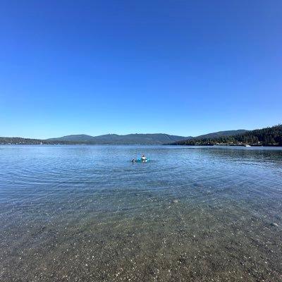 appleofthewater's profile picture. i can hear it...sweet sweet music.