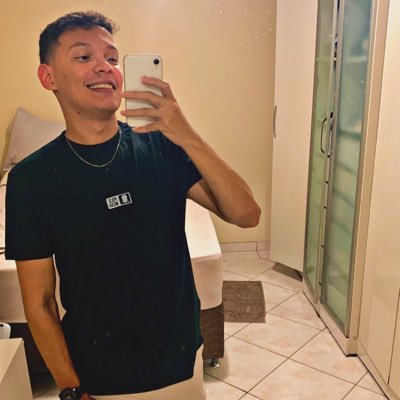salim_yesser's profile picture. a vida me fez torcedor do @lakers e @santosfc e infelizmente vivo sofrendo desse mal até hoje