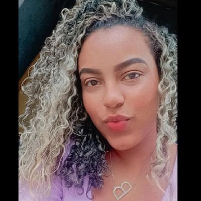 Dinda de um príncipe e de três princesas 🫅👸👸👸// Flamenguista ❤ // 05/07 🎉🎁 // Designer de Sobrancelha 🥰💕