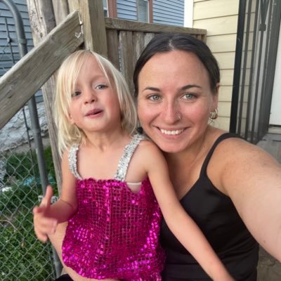 fleming_gracie's profile picture. Corn fed Midwestern gal | Tweets are my own & RTs ≠ endorsements | Let's build a better MO