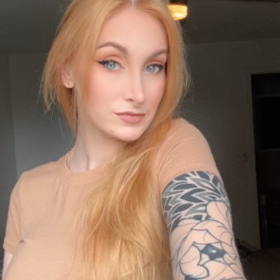 LexPiercings's profile picture. just a sad bad bitch. •needle wielding gorl •sometimes an artist•other times a hoodlum on an R7