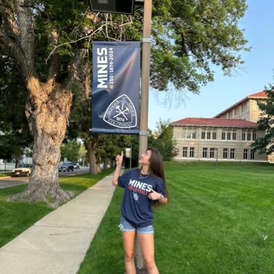 AdrienneBlueEn1's profile picture. CO 25, 17 BLACK , L/DS , 5’7 | / 5.3 gpa / @HoustonSkyline~ USA Red Rock   @minesvolleyball