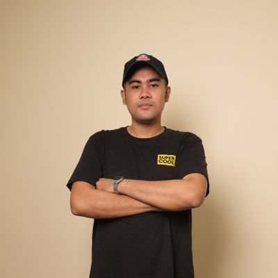 officialanuar8's profile picture. 