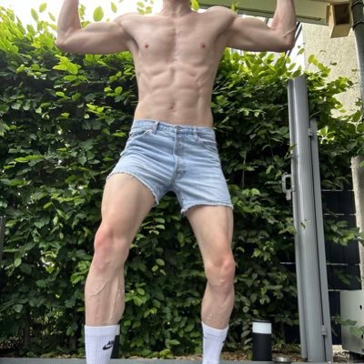 TheCagedBottom's profile picture. 🆓 OnlyFans // 🦋 https://t.co/nrd0tIviDm // #chastity #permanentlocked #femboy #fuckmachine #bottom Backup: @thecagedbottom2