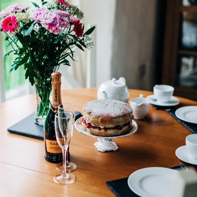 Upper_Harglodd's profile picture. Two luxurious barn conversions with king sized beds, whirlpool baths, wood burning stoves & private enclosed lawns. #ThePloughshed #TheCornLoft ⭐️⭐️⭐️⭐️⭐️