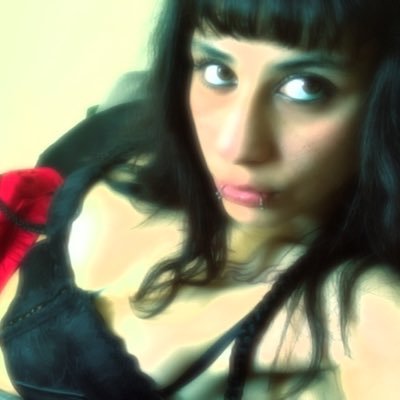 skelterion's profile picture. NOIR | belladonna of sadness  🤍 indica bat 🦇🦇