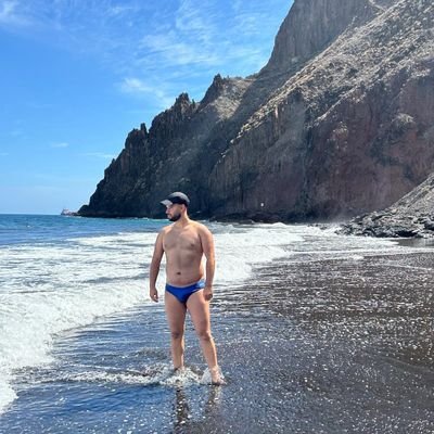 🌴enerife ☀️🌊
Mi mente vive en otra galaxia ✨️
Con ganas de nuevas aventuras y nuevas formas de diversión 💭