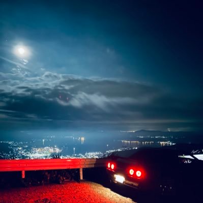 KamikazeJapane's profile picture. 平日夜中の首都高ランナー。たまに走り屋さん。悪魔のZじゃなくてミッドナイトブルーのRに乗ってます。パッツンボブ