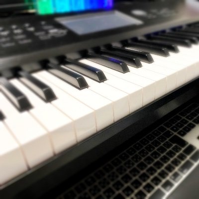 目標は作品を、なんか素敵だなぁと思っていただけることです。
また、Music2ndでは耳コピですが世の中の既存曲のカラオケ制作もやってますのでご利用できそうでしたらご自由に使っていただけると嬉しいです。