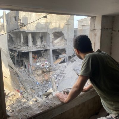 Harb3Bilal's profile picture. عمروحسن، مساكين بنضحك من البلوة