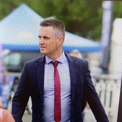 Cwrt y Cadno. Director NFU Cymru. Sports fan. Director Llandovery RFC.
