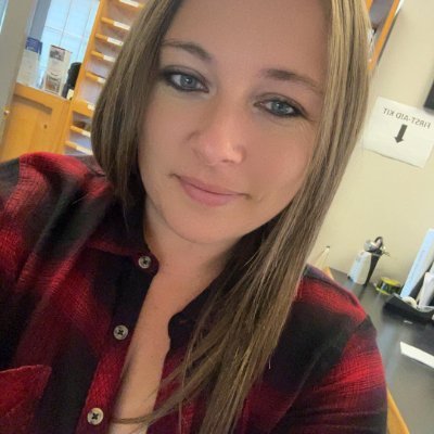 _Sisterpreneurs's profile picture. Helping regular people escape their 9-5 and reach financial freedom!