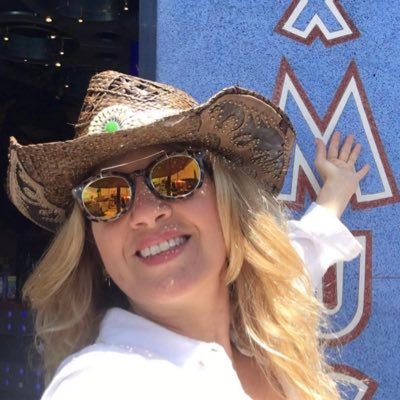 nursorguc's profile picture. Sadece bir iyi vardır, bilgi ve sadece bir kötü vardır, Cehalet! Ne mutlu Türküm diyene!