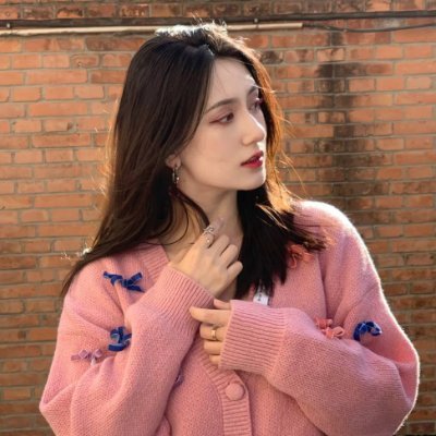 I would like to learn from butterflies, to transform and wish again and again, neither thinking nor hesitating; neither looking back nor feeling sad.