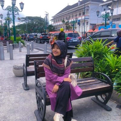 Zahra_ara7's profile picture. Kata bukan pedang, kata ku isi hati yang terlalu naif.